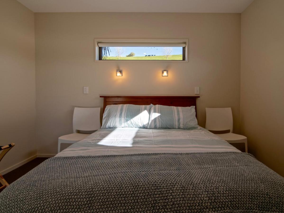 Kotare Point Paradise - Akaroa Holiday Home Bagian luar foto