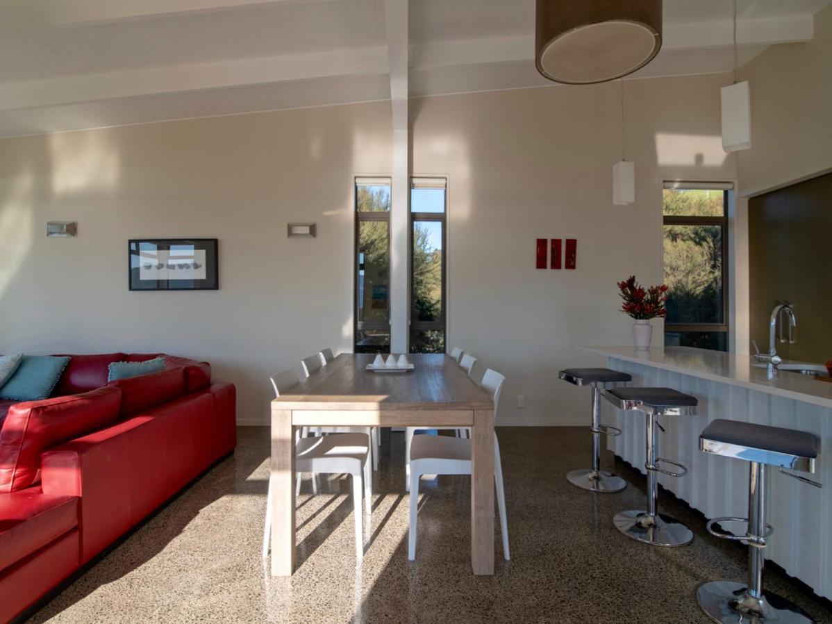 Kotare Point Paradise - Akaroa Holiday Home Bagian luar foto