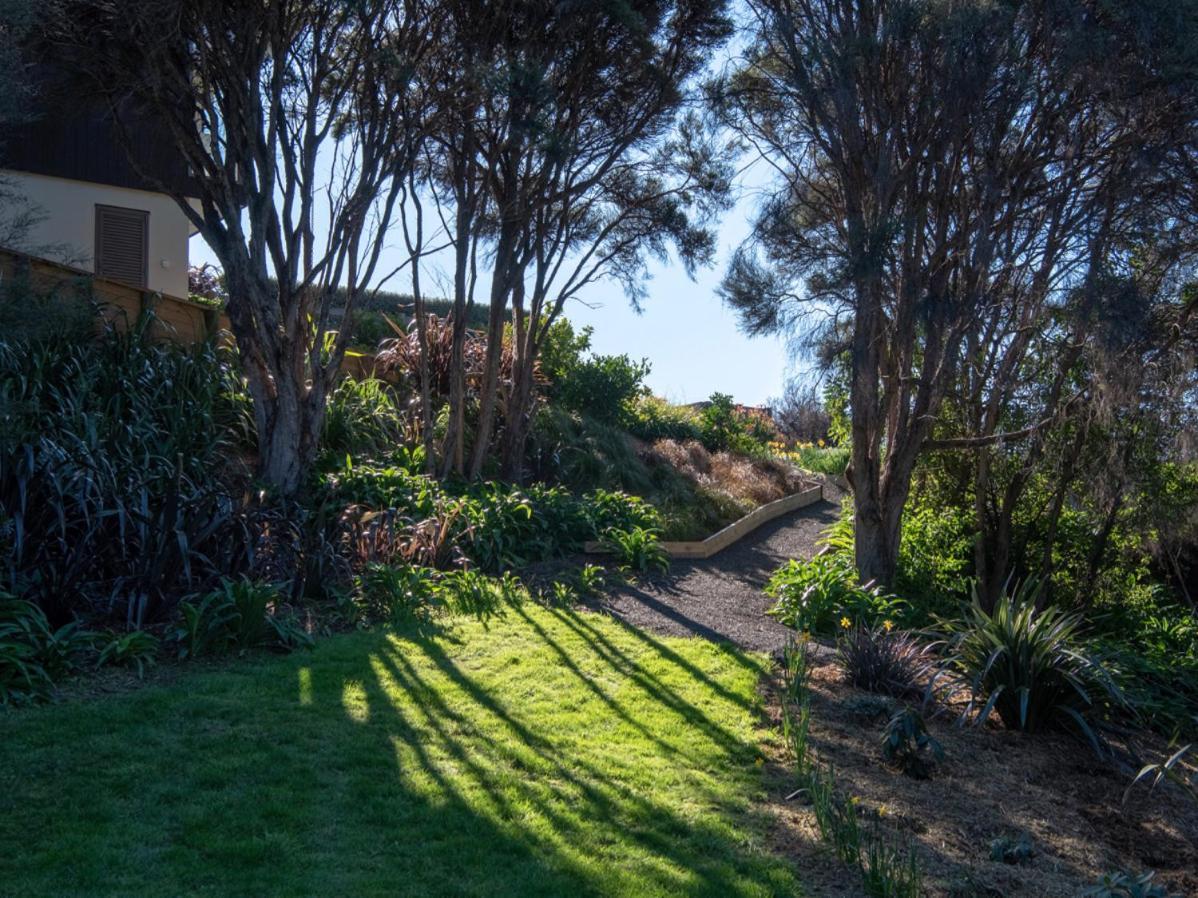 Kotare Point Paradise - Akaroa Holiday Home Bagian luar foto