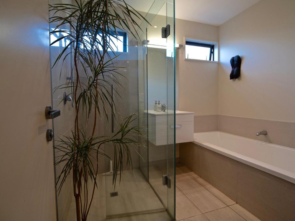 Kotare Point Paradise - Akaroa Holiday Home Bagian luar foto