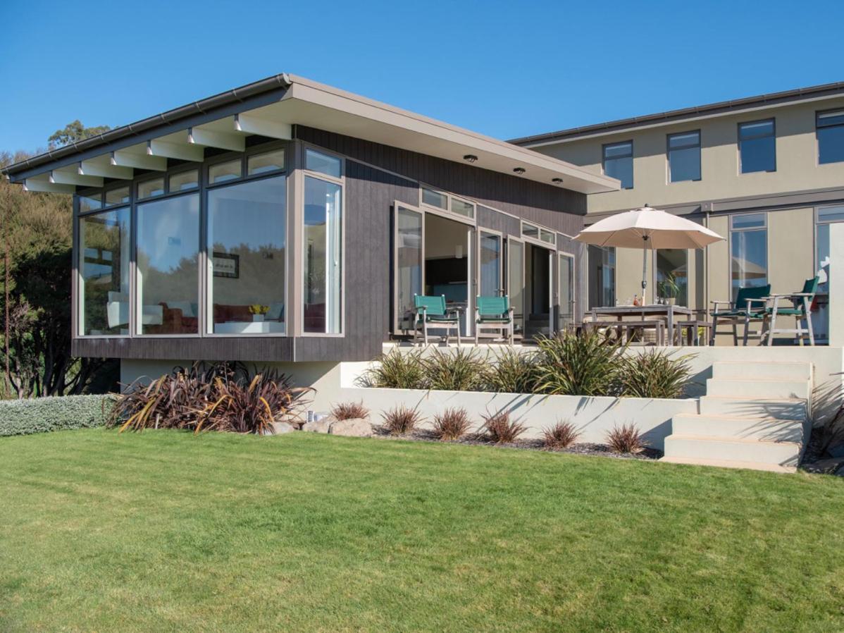 Kotare Point Paradise - Akaroa Holiday Home Bagian luar foto